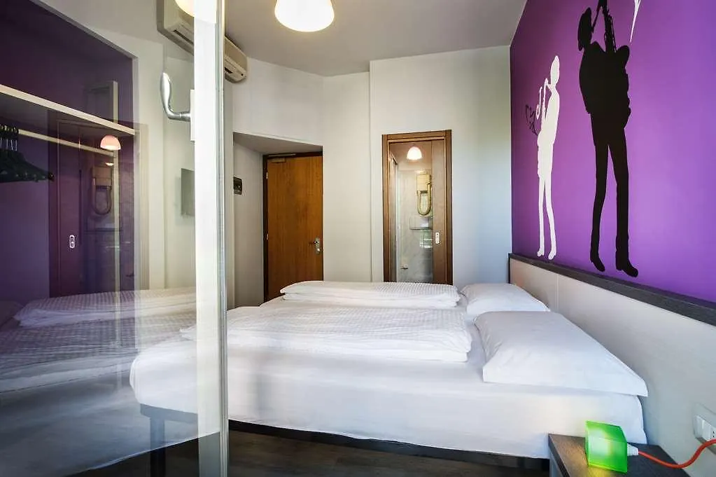 Hotel Nologo Genoa